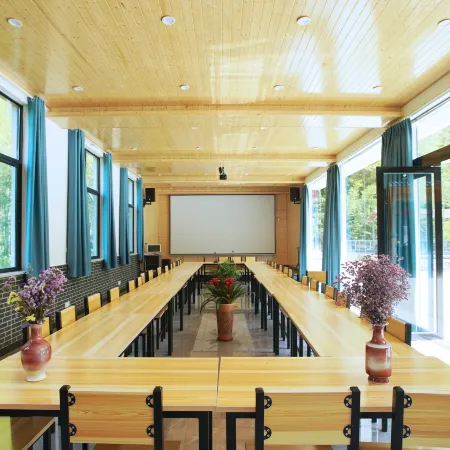 Anmen Red Banner Villa