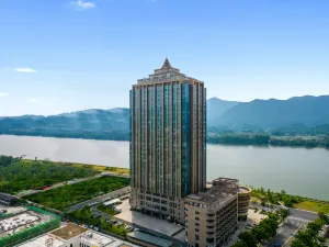 Tonglu Fuchun River Rosery Hotel