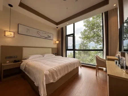 Yinjiang Yingmei Lake Hillside Hotel (Dashengdun Scenic Area Branch) Отели в г. Инцзян
