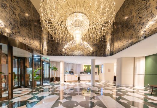 Mercure 호텔 로비 및 키오스크