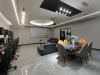 游來遊趣電競飯店（樂山世豪廣場高鐵站店）