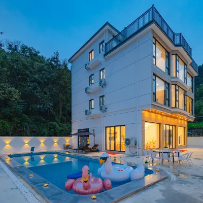 Floral Hotel · Qiandao Lake Yiran Guesthouse Hotels near Qiandaohu Railway Station