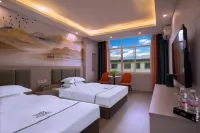 Lutwei Hotel (Zhaotong Fengxia Road)