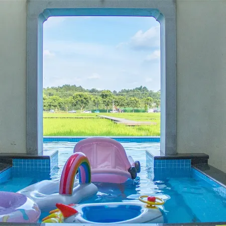 Joyful Lushi Hot Spring Resort
