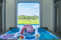 Joyful Lushi Hot Spring Resort