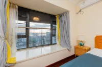 Haikou Bund Apartment (Yundong Library Qilou Old Street Branch)