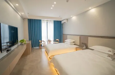 Hongyang Hotel (Tongren High-speed Railway Station) Отели рядом с достопримечательностью «Ming Paradise»