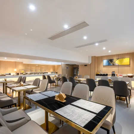 Boton International Hotel (Heyuan Jianji Shopping Center)