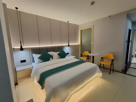 Wuchuan Haoying Hotel (Wuchuan No.1 High School Aoyuan Plaza) Отели рядом с достопримечательностью «Chenlanbin Former Residence»