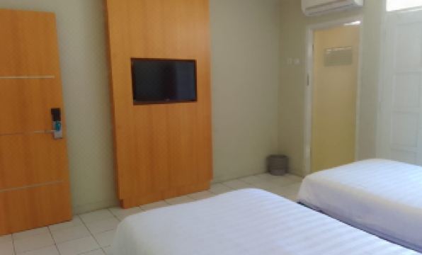 Royal Kencana Hotel powered by Cocotel - Housity