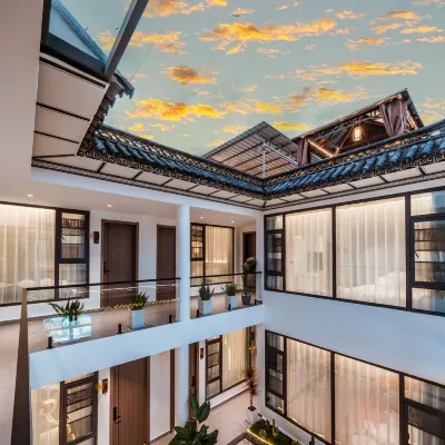 Yunbo Light Luxury Homestay (Dali Ancient City South Gate Branch) Hotels near Dali Ancient City