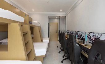 S E-Sports Hotel (Taiyuan Clothing City)