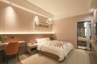 Anman Hotel (Fengcheng Railway Station Hengfeng Plaza) Hotels in Fengcheng