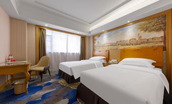 Vienna Hotel (Shenzhen Nanyou Clothing City Nanguang Metro Station)