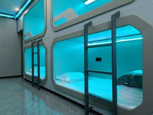 Intelligent Theme Hotels in the Galaxy