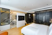 Upper floor hotel Hotels near Yueliangquan Park