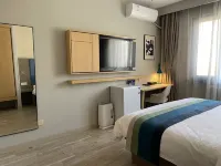 Homeinn Selected Hotel (Beijing Sihui Baiziwan Subway Station) Hotels near Sihui Station