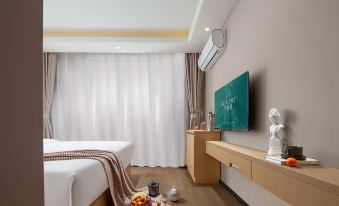 VALATOMS Van Latu Hotel (Siguniang Mountain Scenic Area Second Branch)