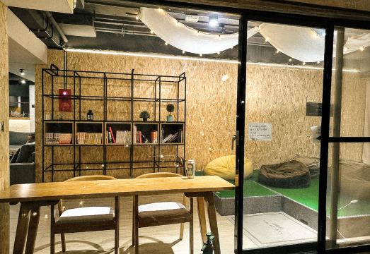 시먼 덕스테이 호스텔