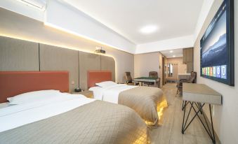 Happy Hotel (East railway station)
