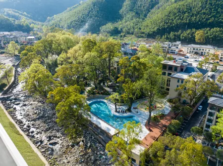 Wugongshan Hot Spring Villa Отели рядом с достопримечательностью «Yang Shi Mu»