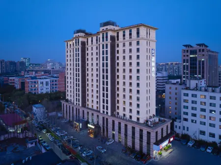 Yitel (Shanghai Pudong Zhangjiang Guanglan Road Subway Station Store） Отели рядом с достопримечательностью «Shanghai Pudong New Area Administration Institute»