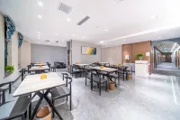 柏灣ホテル（伊寧福州路）