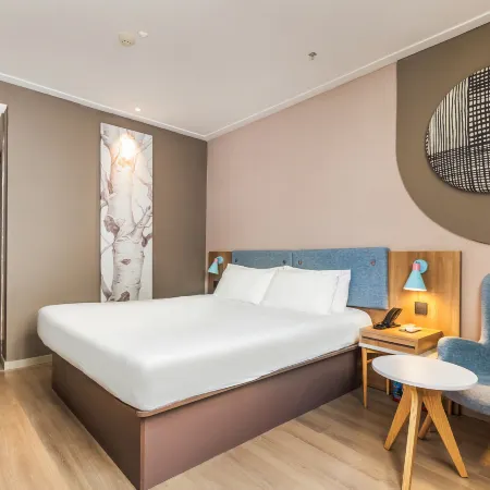Homeinn · neo (Yunfu Bus Station Yihua International Plaza)