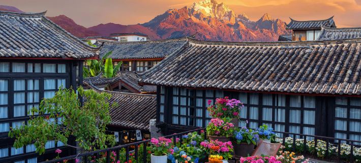 Haitang Bay Resort Pillow Mountain Xigu Snow Mountain View Garden Beauty Villa Отели в г. Лицзян