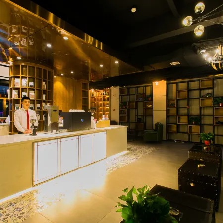 James Joyce Coffetel (Xianyang Century West Road Angu Subway Station)