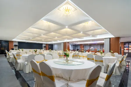 Ruilan Courtyard Hotel, Nanjing Отели рядом с достопримечательностью «Zhanqian Square»