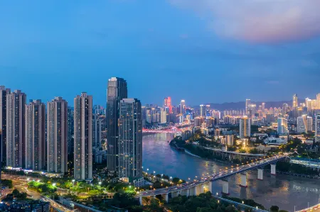 Xifan Sega Sky Riverview Hotel (North Bin 1st Road) Отели рядом с достопримечательностью «Chongqing Zoo»