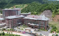 Jinxiu Yaoyi Wellness Hotel Hotel dekat Jinxiu National Folkway Pedestrian Street