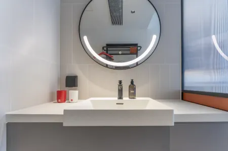 Ibis Hotel (Wenzhou University Town) Отели рядом с достопримечательностью «Wenzhou University (Chashan South Campus)»