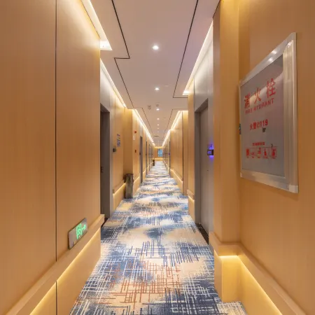 Yuebo Cinema Hotel (Nanchang Tengwang Pavilion Bayi Square Branch)