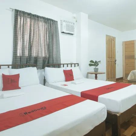 RedDoorz @ Joels Apartelle