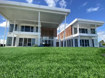 Seven-room villa Отели в г. Остров Бекана