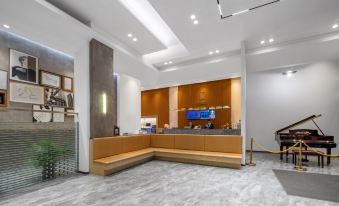Waiting Hotel (Shanghai Xujiahui Branch)