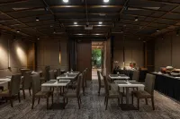 Kin Hotel Thai Van Lung - parking