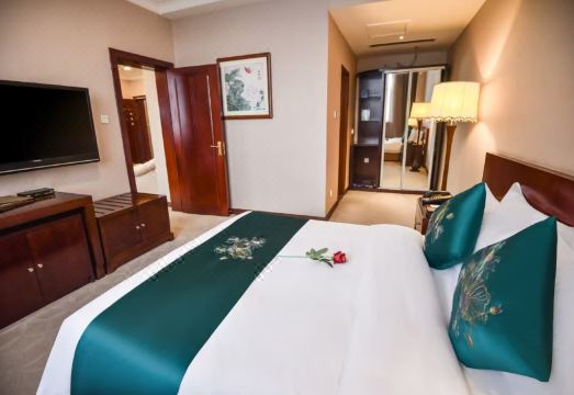 Jinding Business HotelHotel Overview