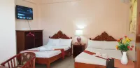 Queenslander Hotel and Restaurant Hotels in Alaminos