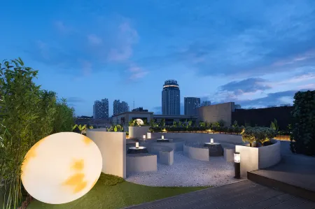 Dolanda LAB Hotel (Fuzhou Nongyu Kiln Museum Branch, Jingdezhen) Отели рядом с достопримечательностью «Moon Lake Scenic Area»