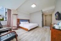 遂寧三傑新華飯店（中央商務區步行街店）