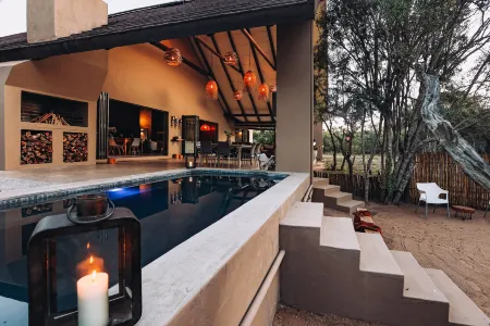 Rhinos Rest Private Luxury Villa Отели рядом с достопримечательностью «Tshukudu Game Lodge»