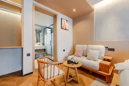 Shengtian Di Xian Yu Zhen Se zHSE Leisure Resort Center