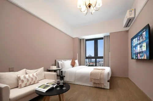 Ethernet Hotel (Changsha Wuyi Square IFS International Finance Center Store)