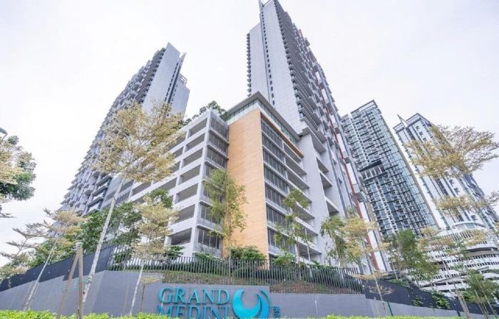 Grand Medini Suites by RR JBcity