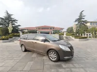Swan Lake International Hotel - parking