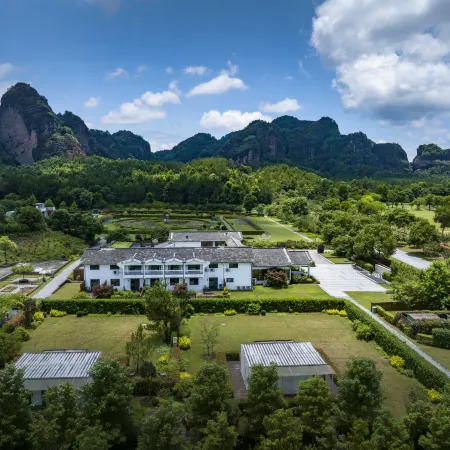 Huayu Meishu Hotel