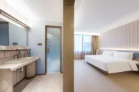HanTing Hotel (Xingtai Neiqiu Bianque Avenue) - parking